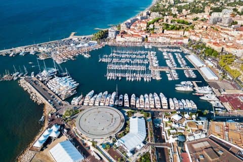 Hello Cannes: Private 2-Hour Intro City Walk with Local Guide