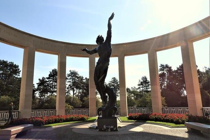 Normandy: Omaha Beach U.S. Cemetery Guided Private Tour