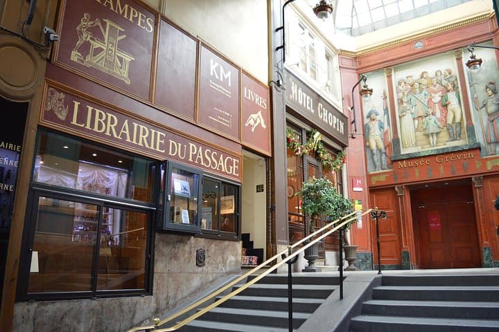 Private Covered Passages & Palais Royal Gardens 2-Hour Tour