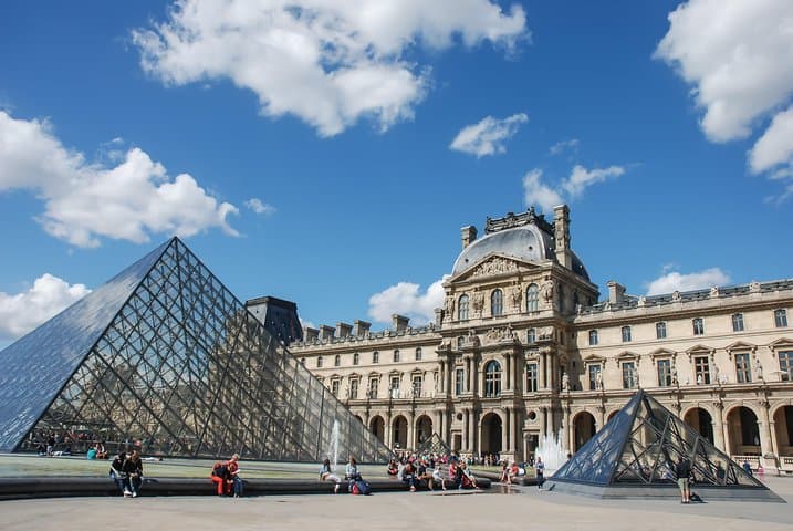 Louvre Museum Guided Tour with Orsay Museum Ticket Option
