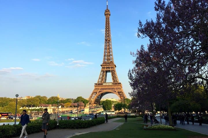 Eiffel Tower Tour with Reserved Entrance and Optional Summit