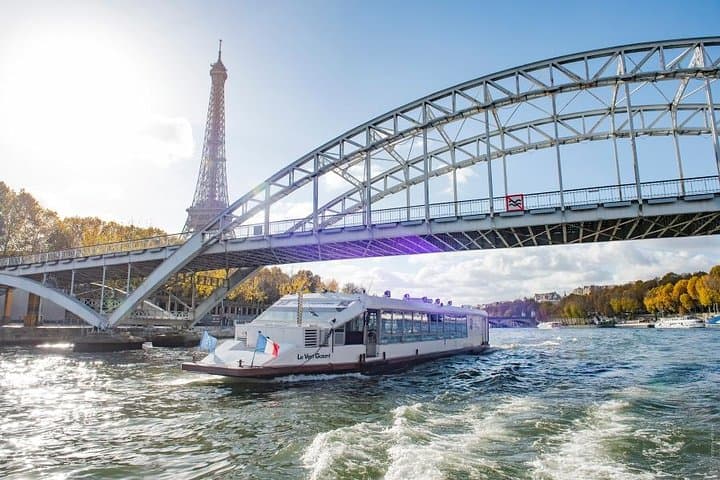 Paris Seine River Gourmet Lunch Cruise with Champagne Option