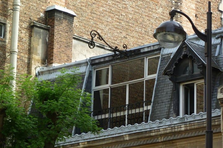Montparnasse contains many little secret corners that have remained relatively unchanged since the area was the haunt of artists and writers in the 1920s.