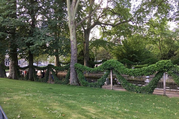The walk skirts the glorious Jardin du Luxembourg, where Ernest Hemingway used to stroll.