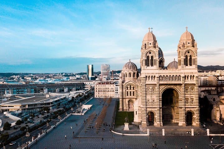 Private 4-hour Tour of Marseille with driver and guide
