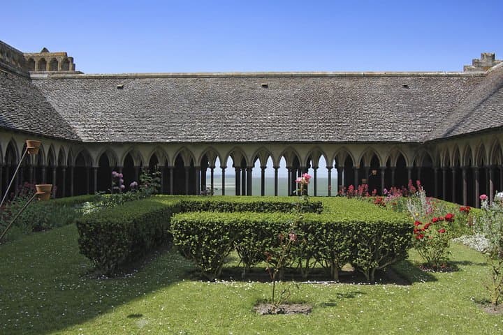 Mont Saint Michel Guided Day Trip with Abbey Entry from Paris