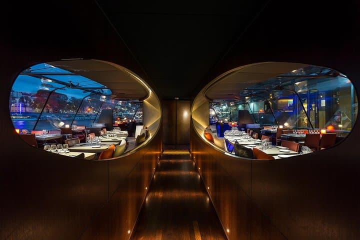 Enter the secret world of Paris and its lights and enjoy a magical evening of gastronomy and refinement.