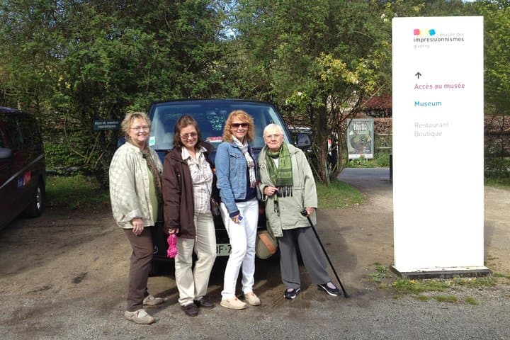 Small group visiting Giverny