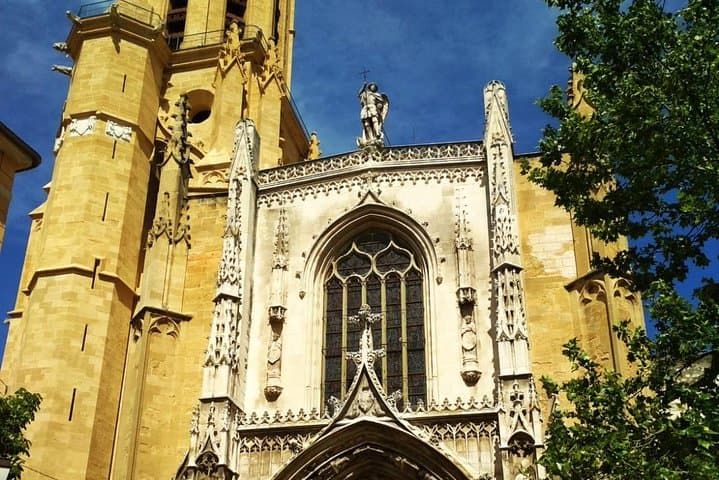 Aix en Provence Wine tour "Cézanne and the winegrowers"