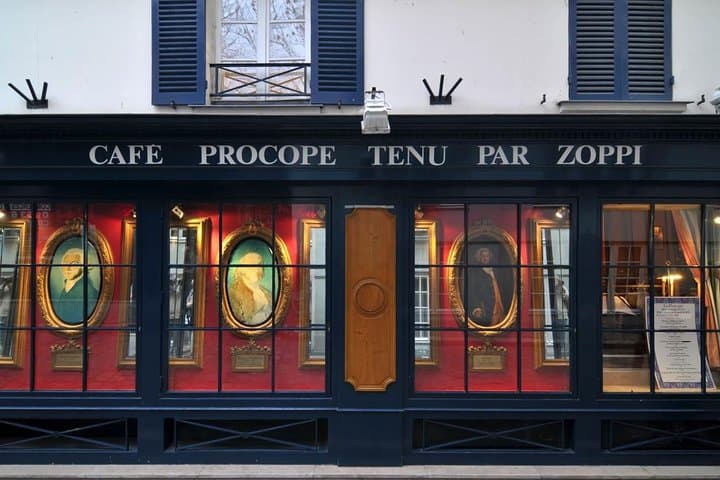 The city's 1st café, opened in 1686, popular with both American & French Revolutionaries back in the day