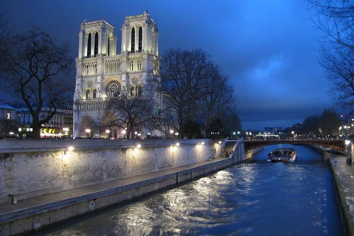 Private 12-Hour City Tour of Paris from London with roundtrip train tickets incl