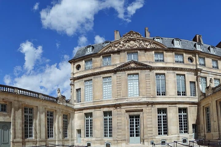 Private 12-Hour City Tour of Paris from London with roundtrip train tickets incl