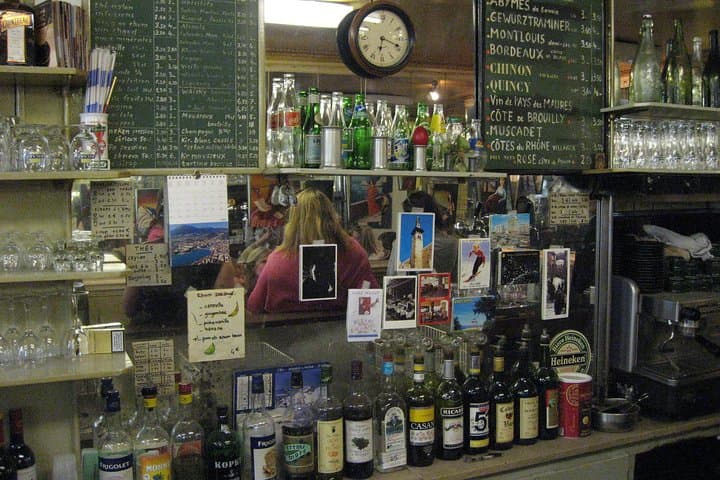 Paris Private Wine Tasting and Walk