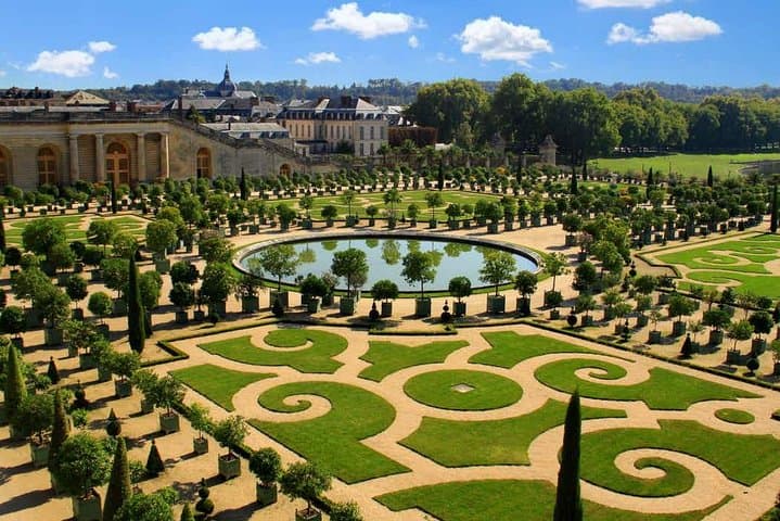 Versailles Castle & Marie-Antoinette Estate - Private Trip
