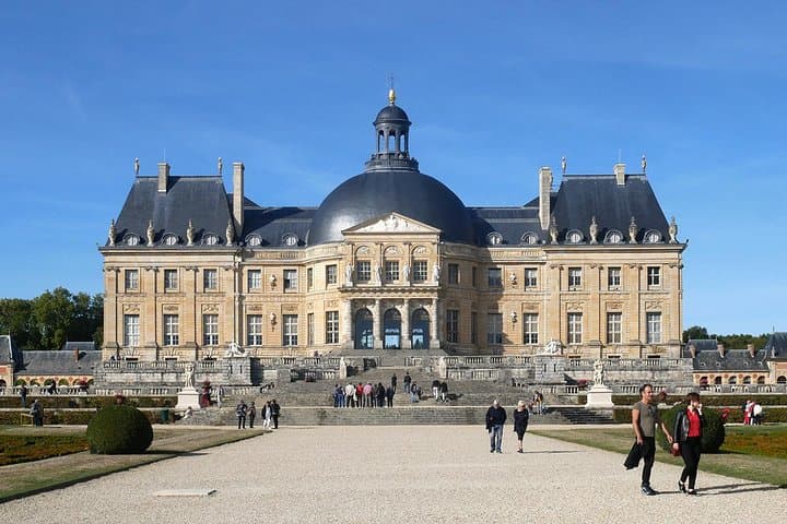Vaux-Le-Vicomte Castle - Transportation Private Trip
