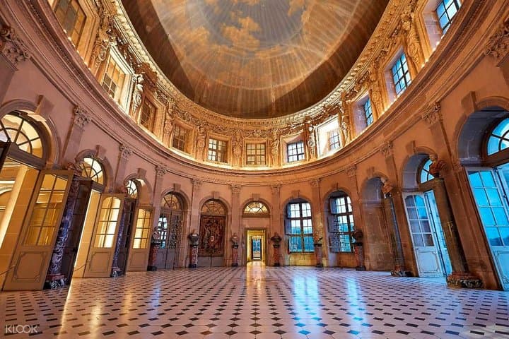 Vaux-Le-Vicomte Castle - Transportation Private Trip