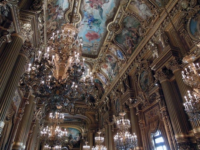 Paris Palais Garnier and Covered Passages Private Walking Tour
