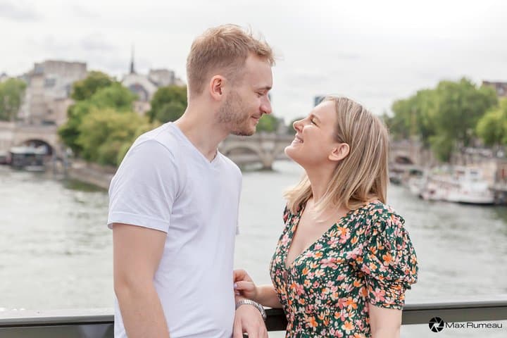 Couple pictures in Paris