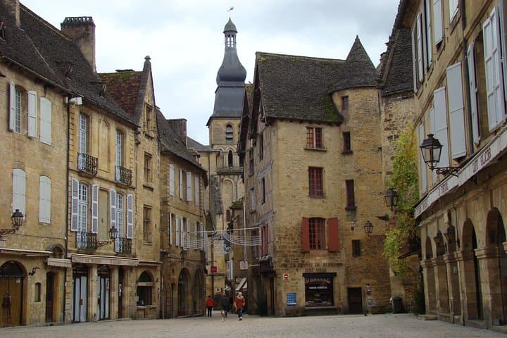 Sarlat-la-Caneda,
Capital of Dordogne