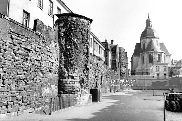 The Philippe Auguste wall
A very emblematic wall that surrounded Paris during the XII century