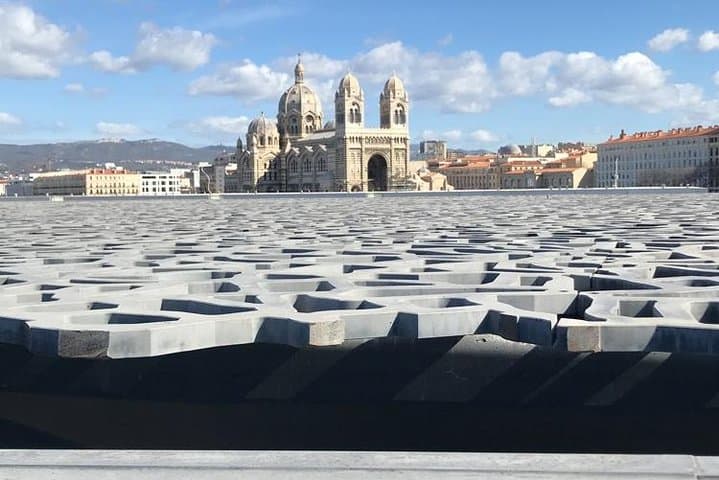 Authentic visit of Marseille