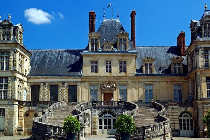 Private tour to Fontainebleau from Paris. Tickets included!