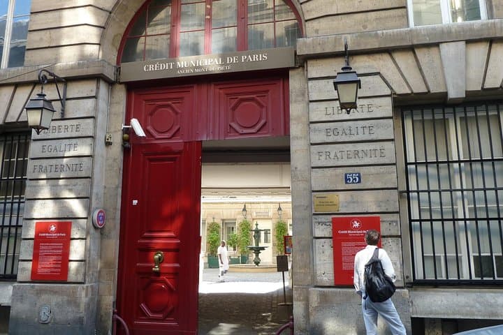 Le Credit municiapl is France's oldest and only pawnbroker. It opened in 1637