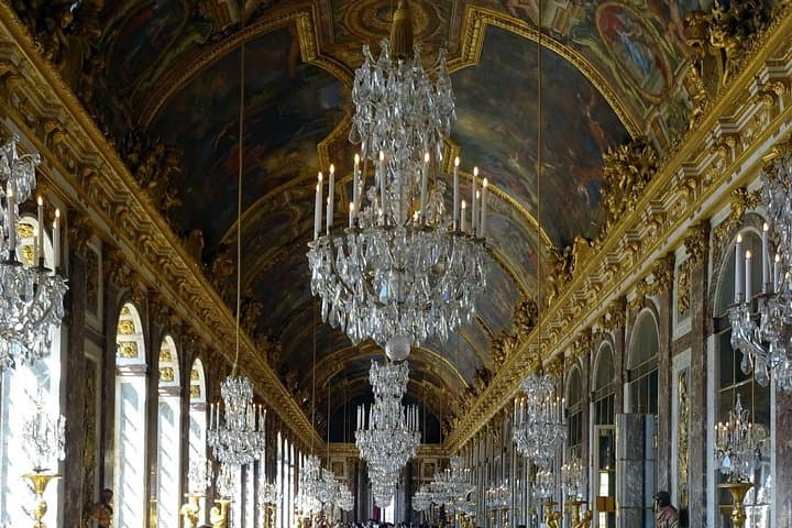Palace of Versailles & Giverny Audio Guide Tour with Pickup and Drop Off