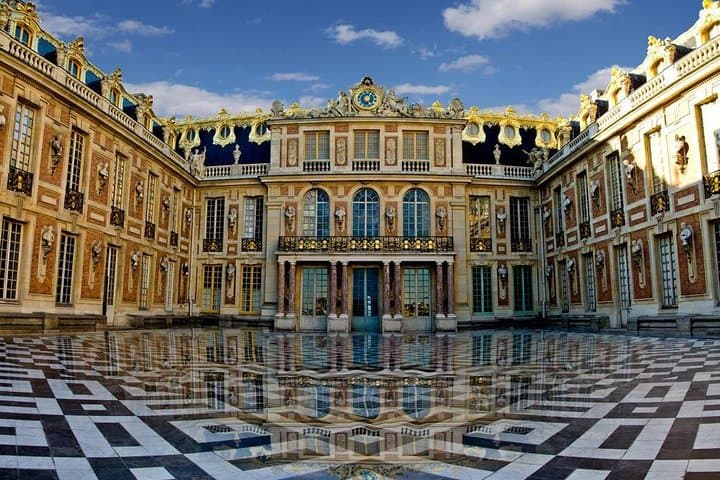 Private 5-hour round transfer to Versailles from Paris. Best offer!
