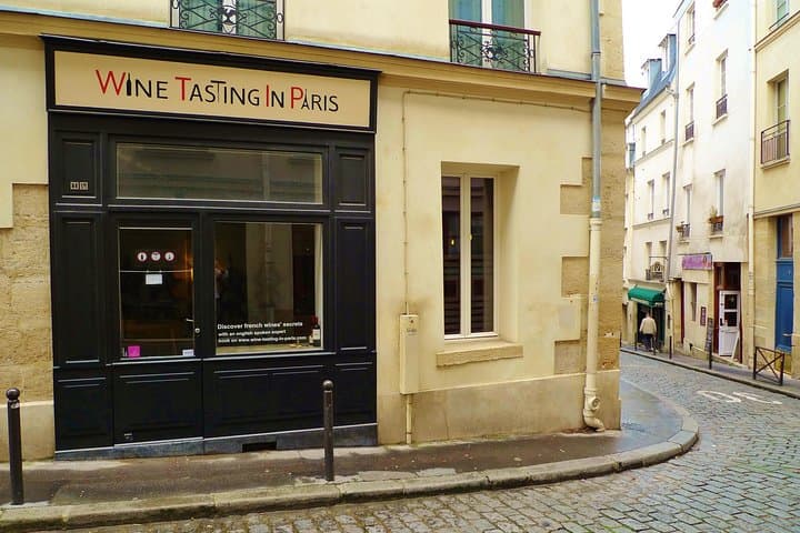 Meeting point in the wine shop of Wine Tasting In Paris