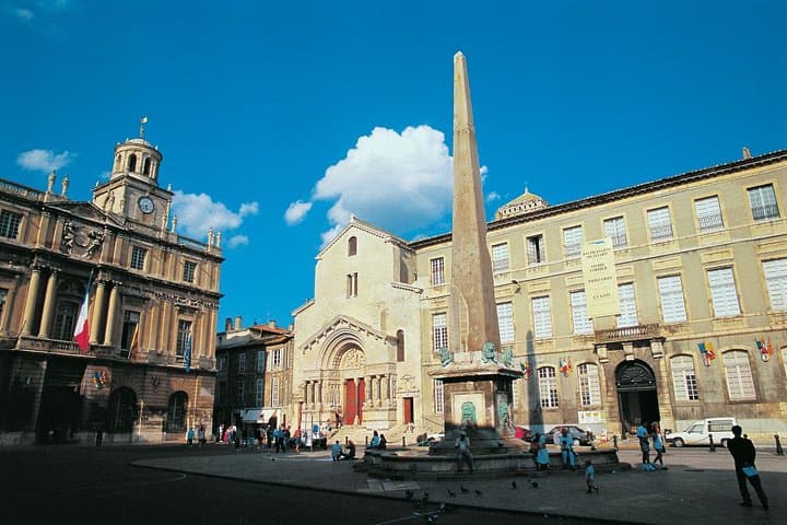 Republic Square or "The Versailles of Arles" / Place de la République