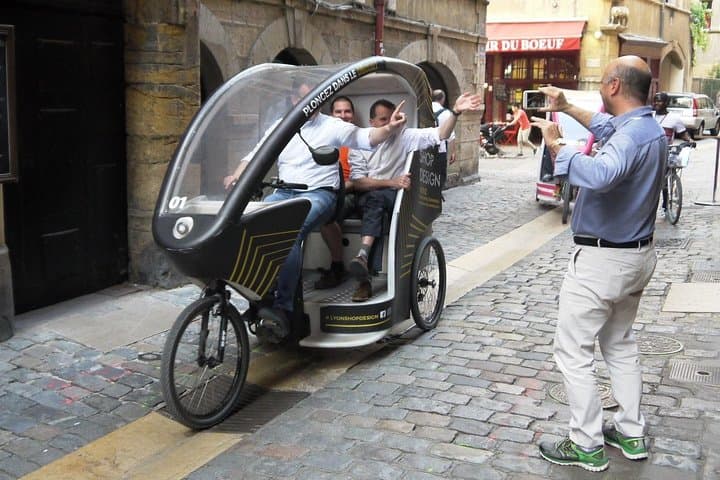 Treasure hunt in a Pedicab tour of Lyon