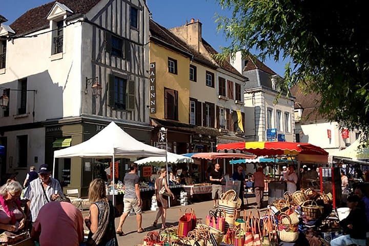 Clotilde Davenne wine and cheese pairing tasting in Chablis