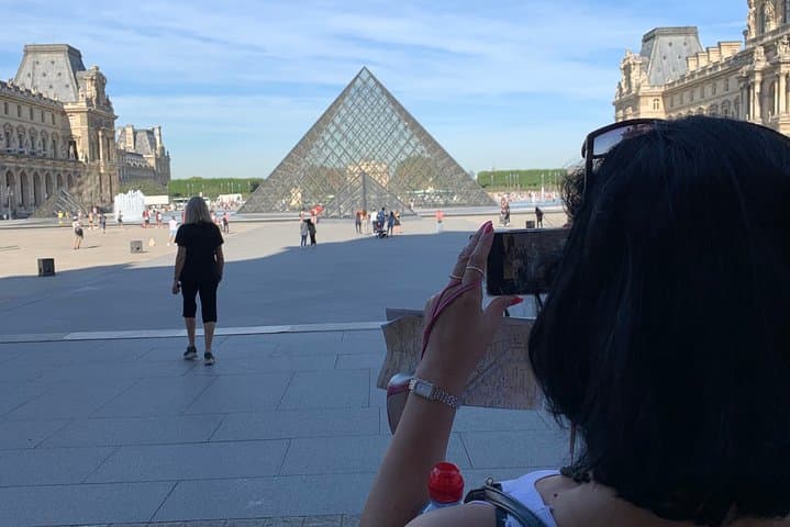 The Great Paris Layover: Private Tour with optional car upgrade