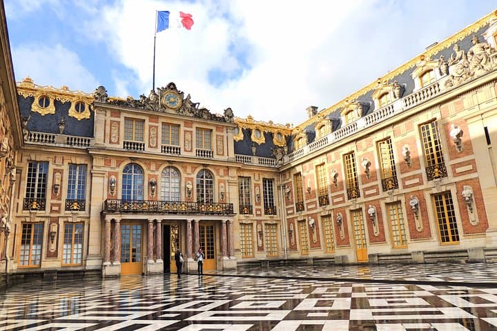 Versailles Palace and Gardens Skip the Line Access Guided Tour