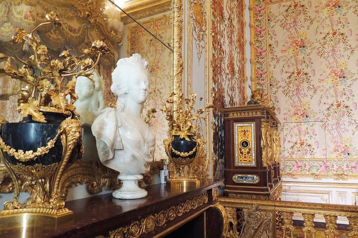 Versailles Palace Private Half Day Guided Tour including Hotel Pickup from Paris
