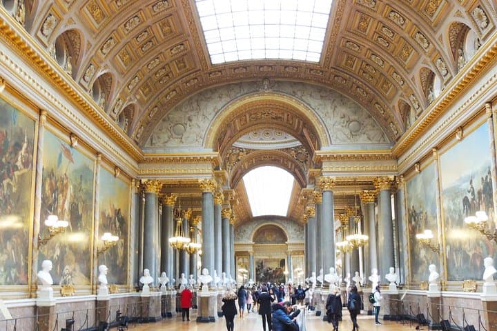 Versailles Palace Private Half Day Guided Tour including Hotel Pickup from Paris