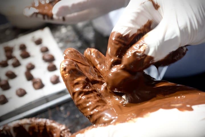 Private Praliné Rocher Chocolate making class in Paris