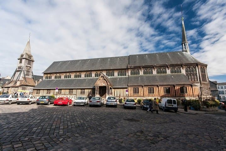 Discover the beautiful city of Honfleur private tour