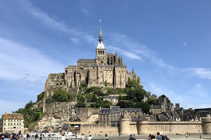 Mt St. Michel Private Tour with Abbey tickets and tour guide