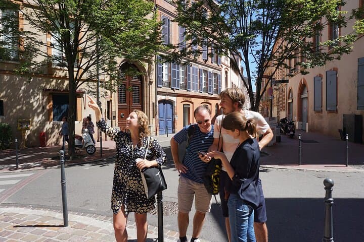 Team of players, in the streets of Toulouse