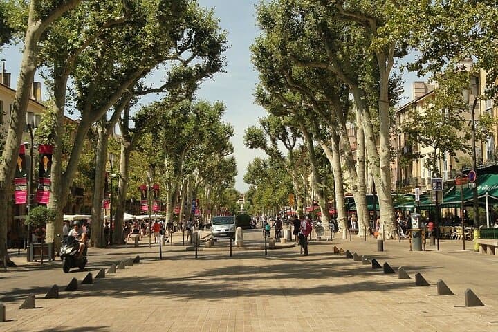 Aix-en-Provence Private Walking Tour With A Professional Guide