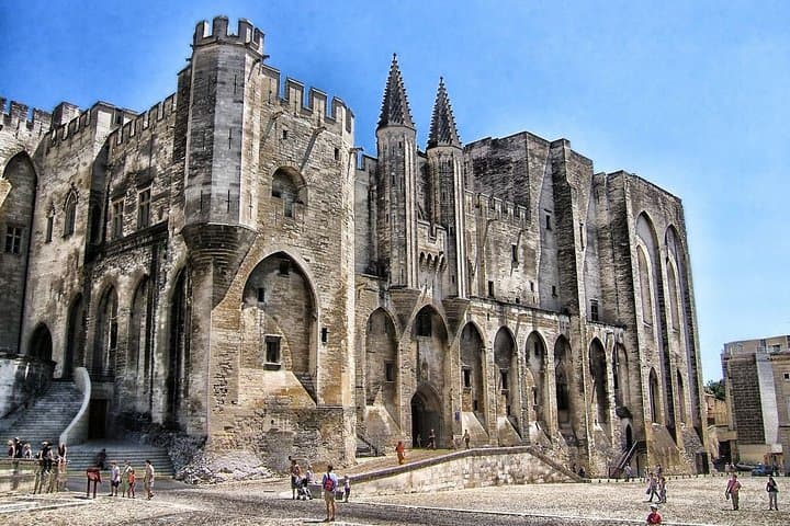 Avignon Private Walking Tour With A Professional Guide