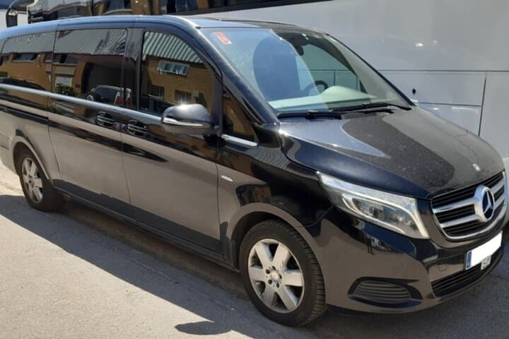 Private Transfer from Biarritz Airport to San Sebastian city