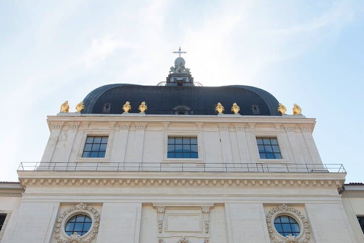 Historical and naughty tour of Lyon