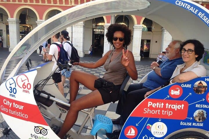 Private tour guide of Nice in electric taxibikes