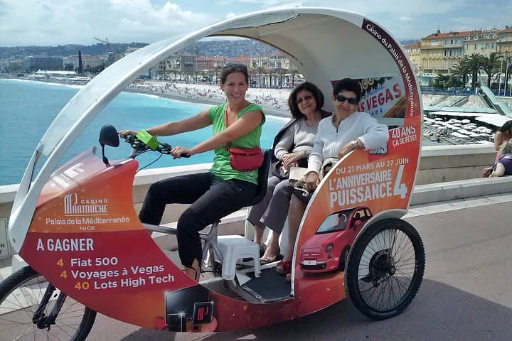 Private tour guide of Nice in electric taxibikes