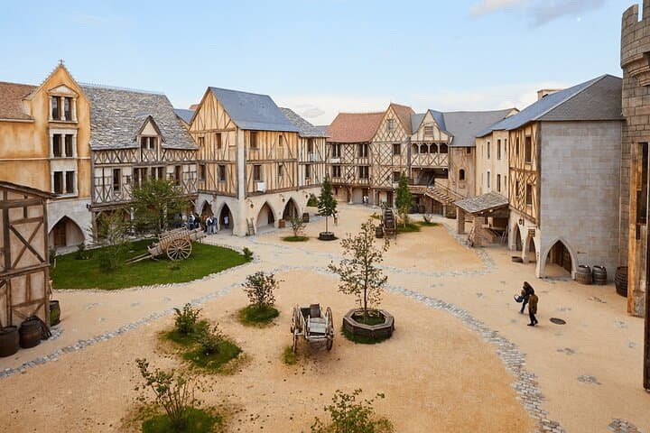 From Paris: Le Puy du Fou, transport + 1 day ticket