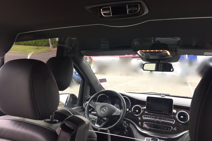 Private Van Transfer to or from Beauvais Tillé Airport