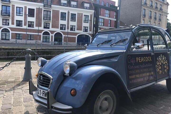 Blue 2cv car